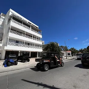 Liliana Prado Edificio Bailey Boat 303 San Andrés